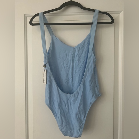 Vitamin A Leah One Piece Swimsuit NWT - Picture 4 of 7